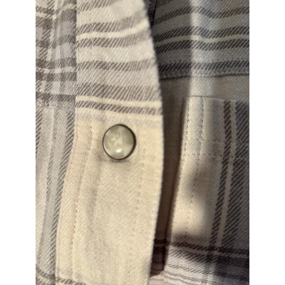 AERIE Cropped Sherpa Lined Shacket Natural Grey & Cream Plaid Pearl Snap Front - Picture 13 of 13